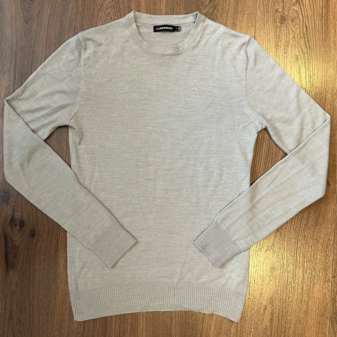 Grå tröja från J.Lindeberg