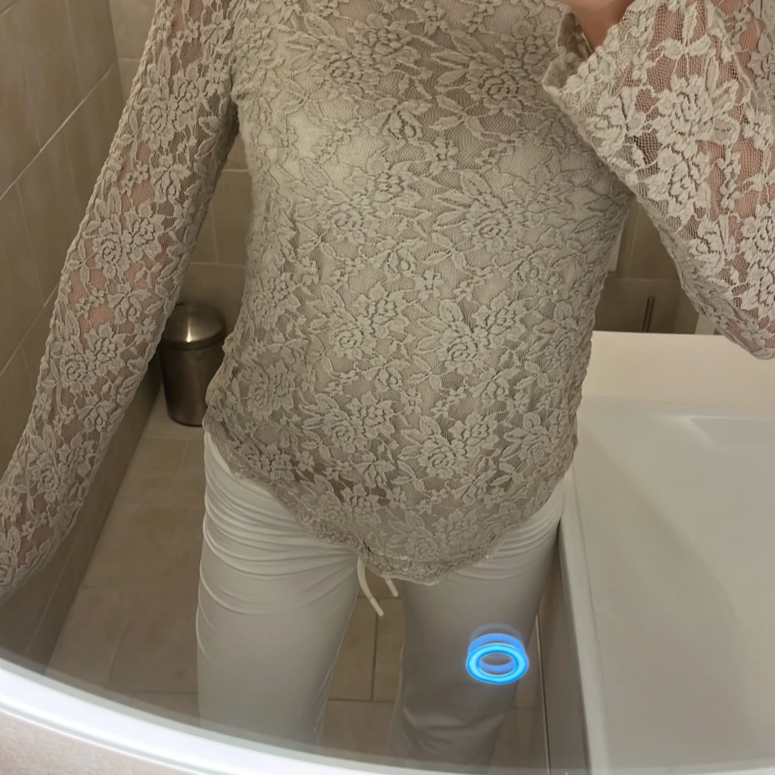 Beige spetsblus från Creme Fraiche