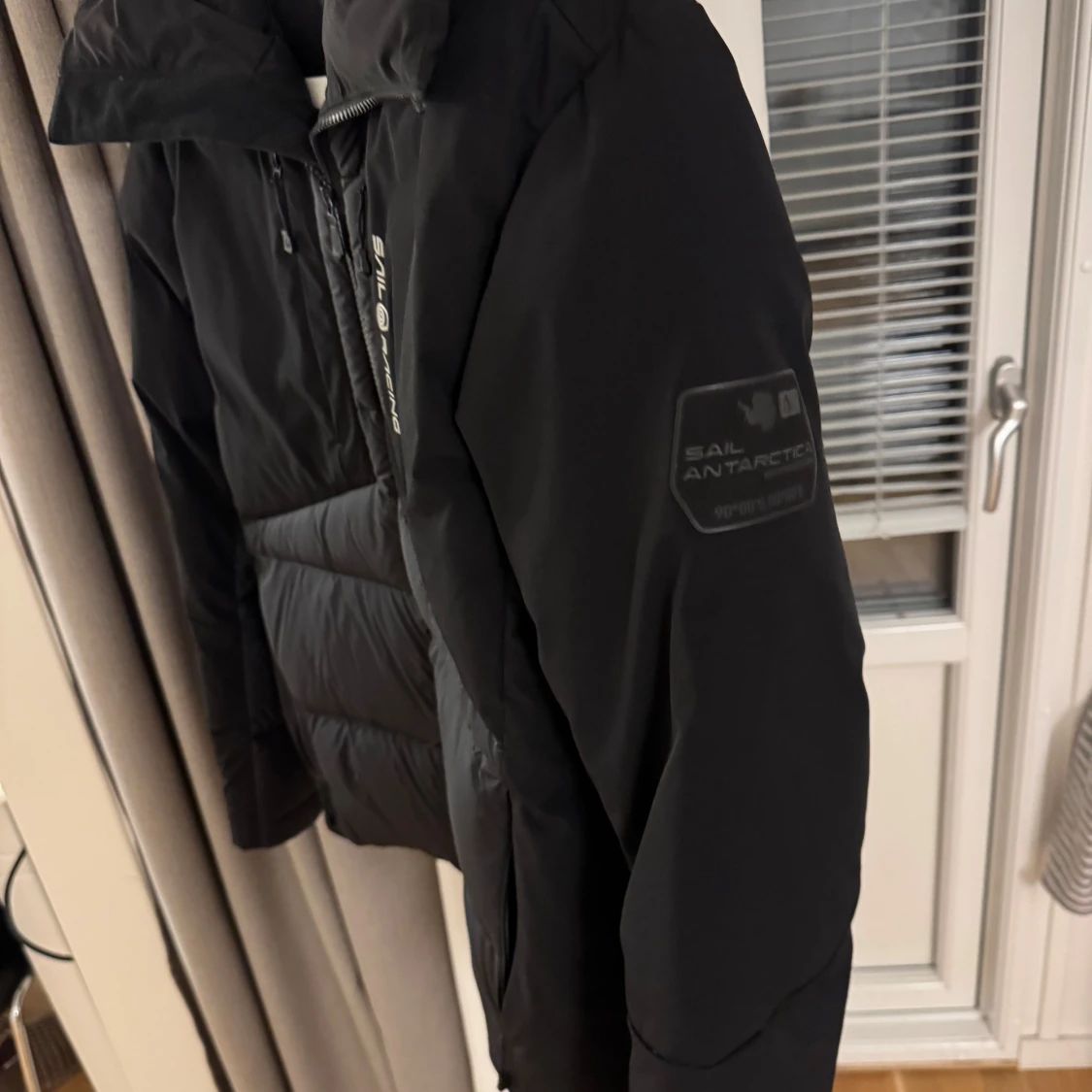 (Använd cirka 10 gånger)Svart vinterjacka från Sail Racing  - 2