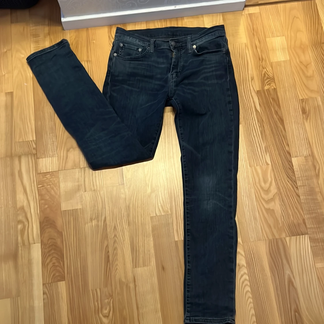 Mörkblå jeans från Levi's - 1