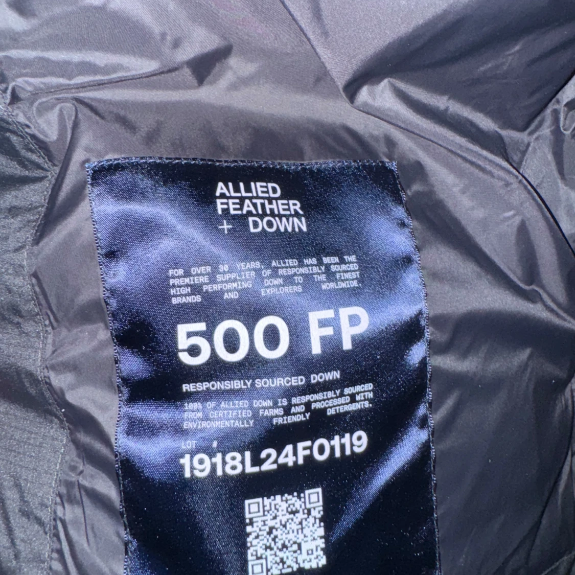 Svart dunjacka från Sail Racing - 3