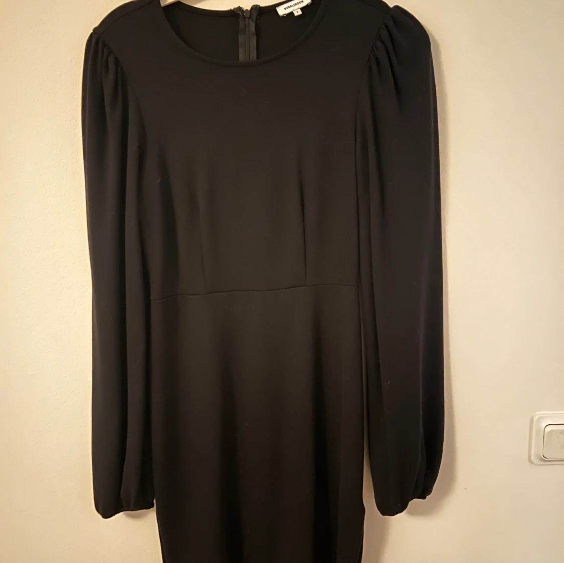 Svart klänning från Bubbleroom