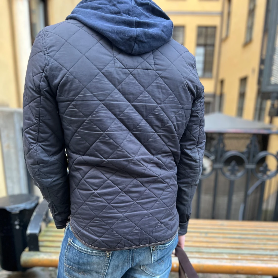 Mörkblå quiltad jacka från Morris - 1