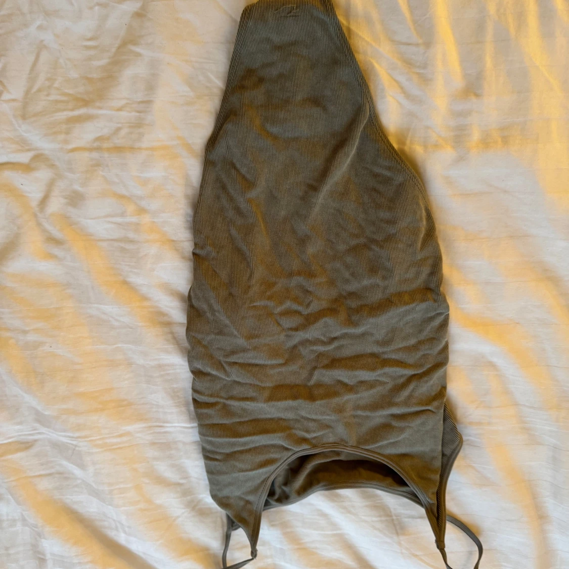 Grön ribbad linnebody från H&M - 1