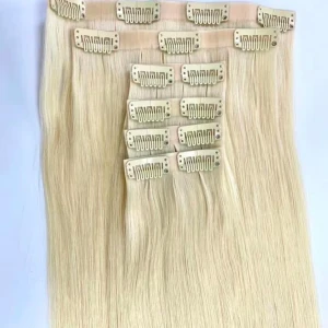Riktig hår blonda clip-in löshår - Säljer blonda clip-in löshår av hög kvalitet. Perfekt för att snabbt och enkelt få längre och fylligare hår. Setet innehåller flera delar med clips för enkel applicering och säker passform.