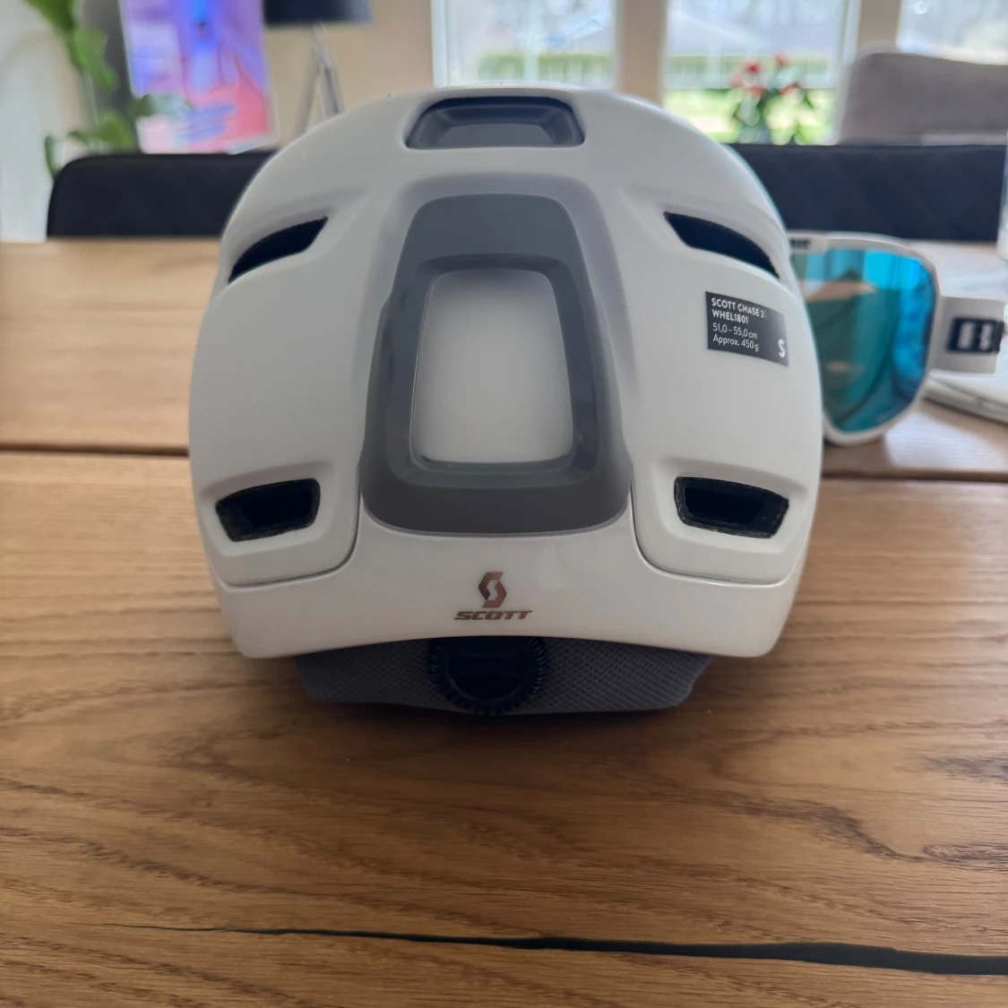 Skidhjälm och glasögon  - 1