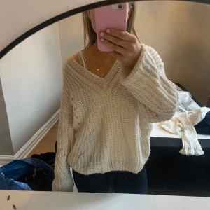 Vit stickad - Vit stickad tröja från esprit i storlek s. 