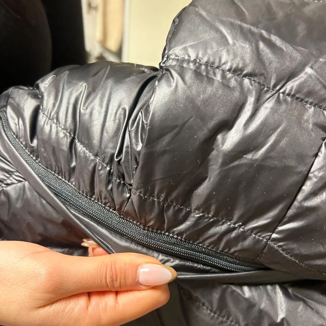 Svart dunjacka med äkta päls - 1