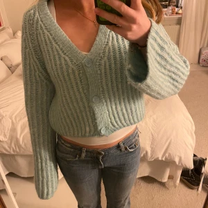 Blå kofta - Jättefin blå kofta med knappar och bredare ärmar❤️Storlek S