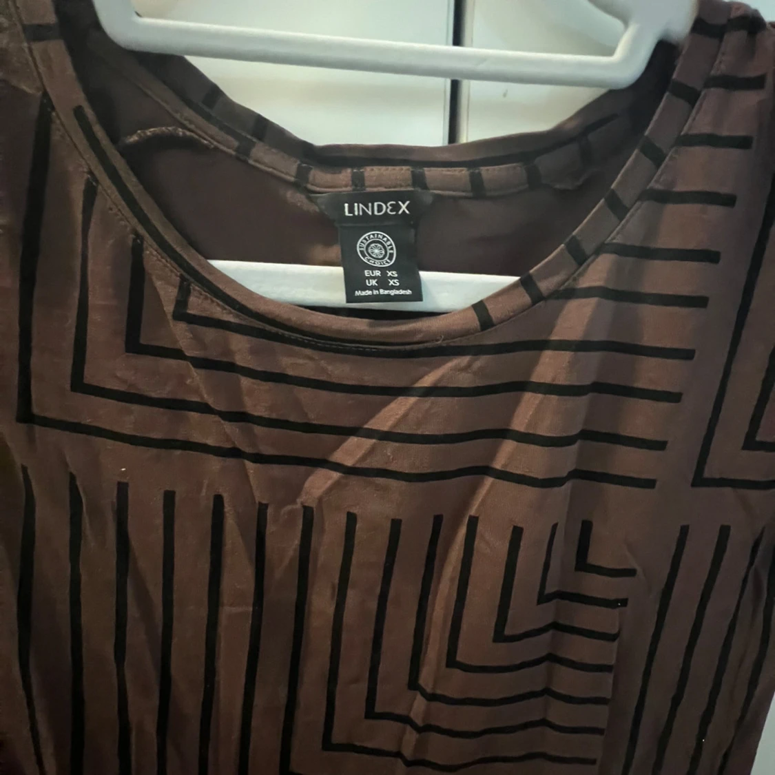 Brun mönstrad topp från Lindex - 1