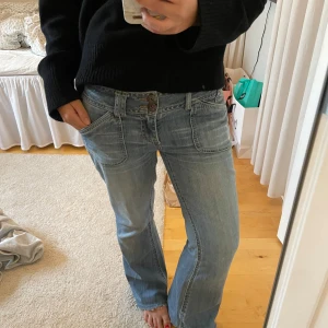Lågmidjade bootcut jeans - Assnygga jeans med låg midja och bootcut! 🤗🤗