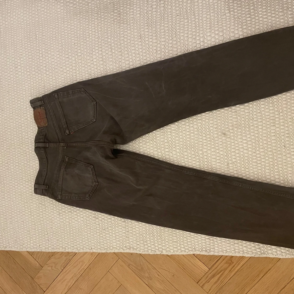 Bruna jeansbyxor - 1