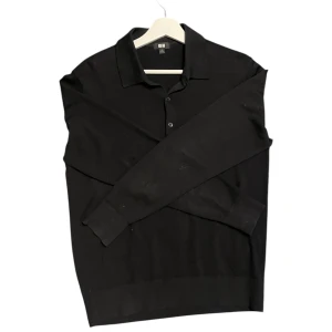 100% merinoull tröja - En fin merinoull tröja från uniqlo, köpt i deras butik för ett tag sen. Inga flaws, nypris ligger på 600. 