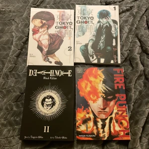 Manga Collection: Tokyo Ghoul, Death Note, Fire Punch - Säljer en samling manga med Tokyo Ghoul volym 1 och 2 av Sui Ishida, Death Note Black Edition volym 2 av Tsugumi Ohba och Takeshi Obata, samt Fire Punch volym 1 av Tatsuki Fujimoto. Perfekt för mangaälskare som vill dyka in i spännande och mörka berättelser. Säljer pocket böckerna för 125kr styck. Om man köper båda volymerna av Tokyo Ghoul säljer jag dem för 200kr tillsamans. Bra skick på alla manga. 