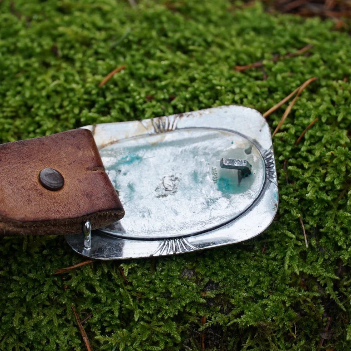 Brunt skärp med pistoldetalj - 3