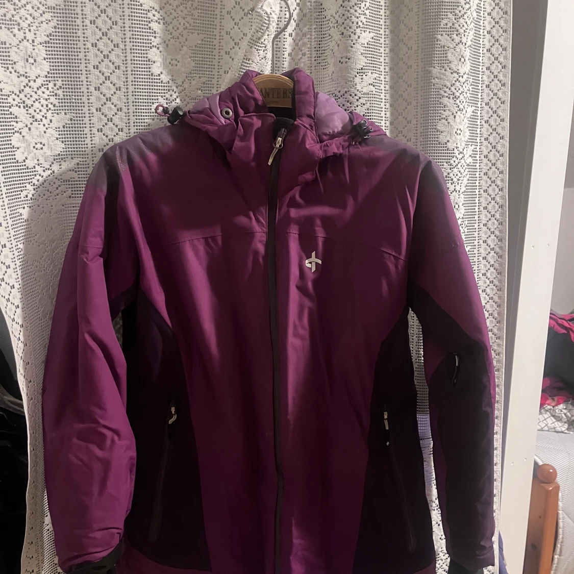 Rosa och lila vinterjackor med huva - 1