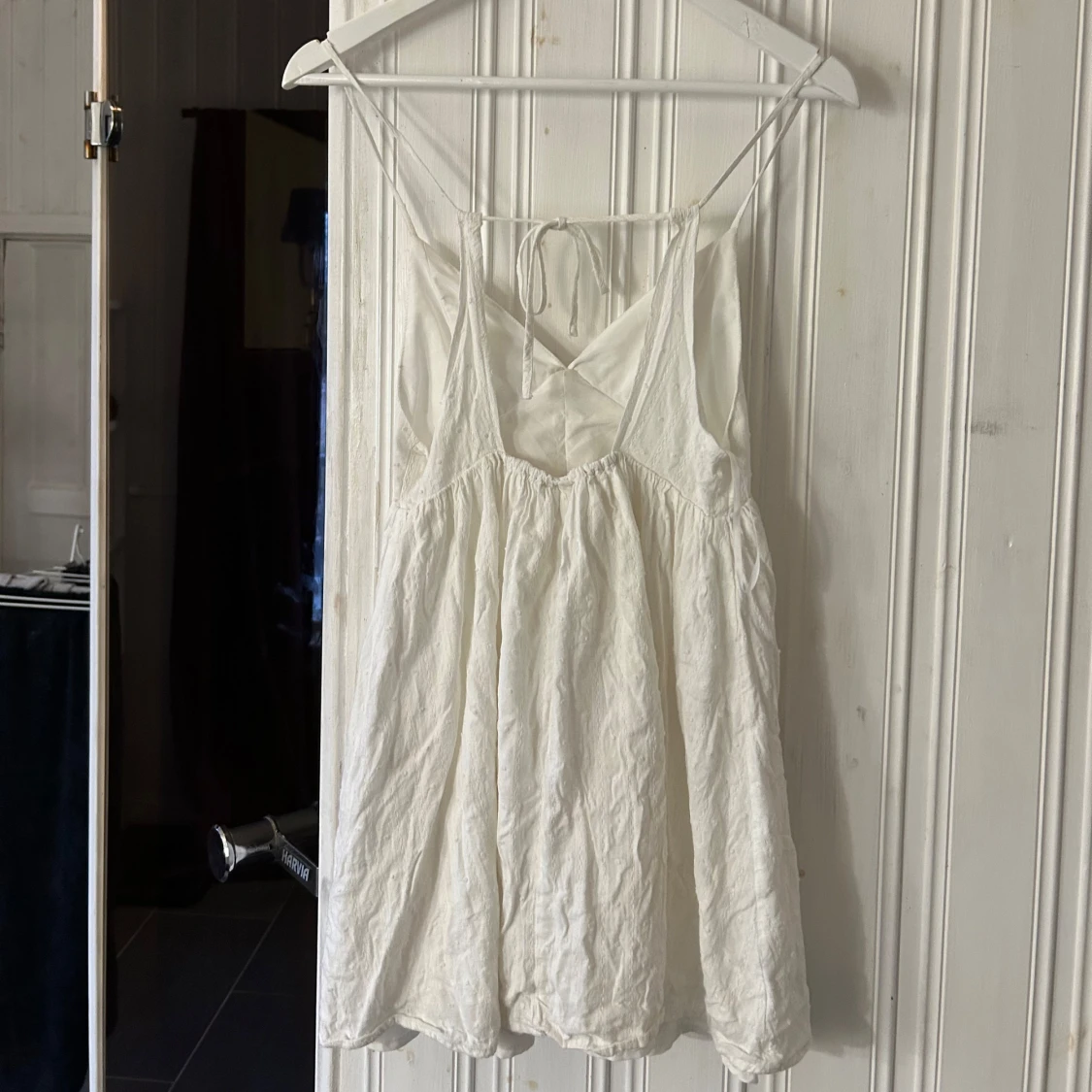 Vit ärmlös klänning - 2