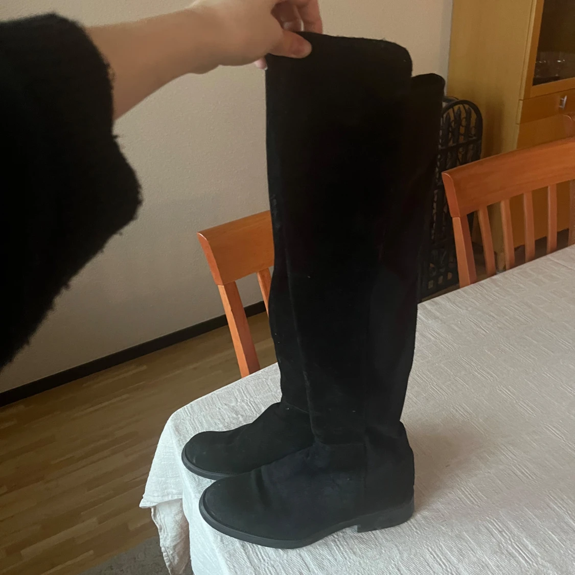 Svarta höga stövlar - 1