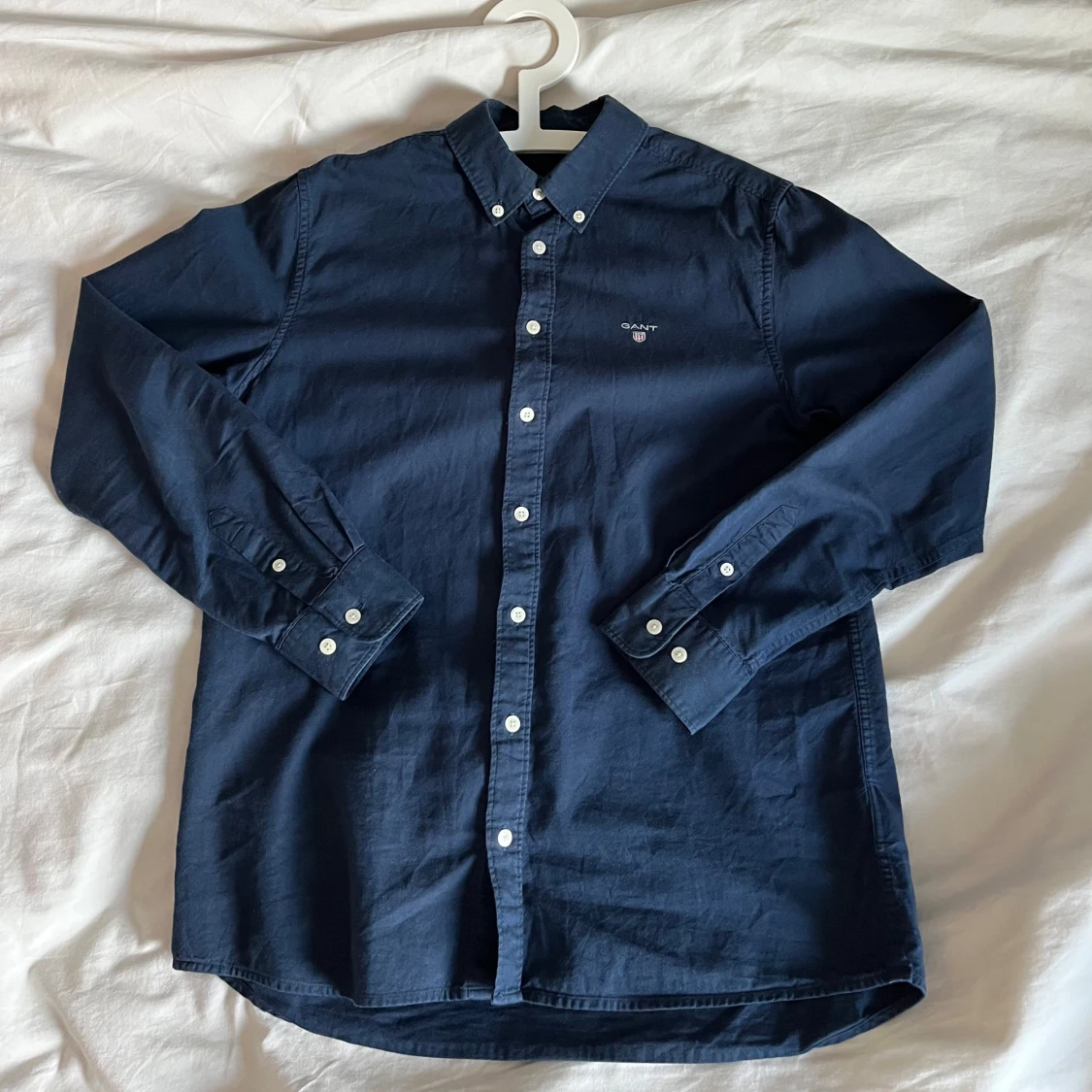 Mörkblå skjorta från GANT