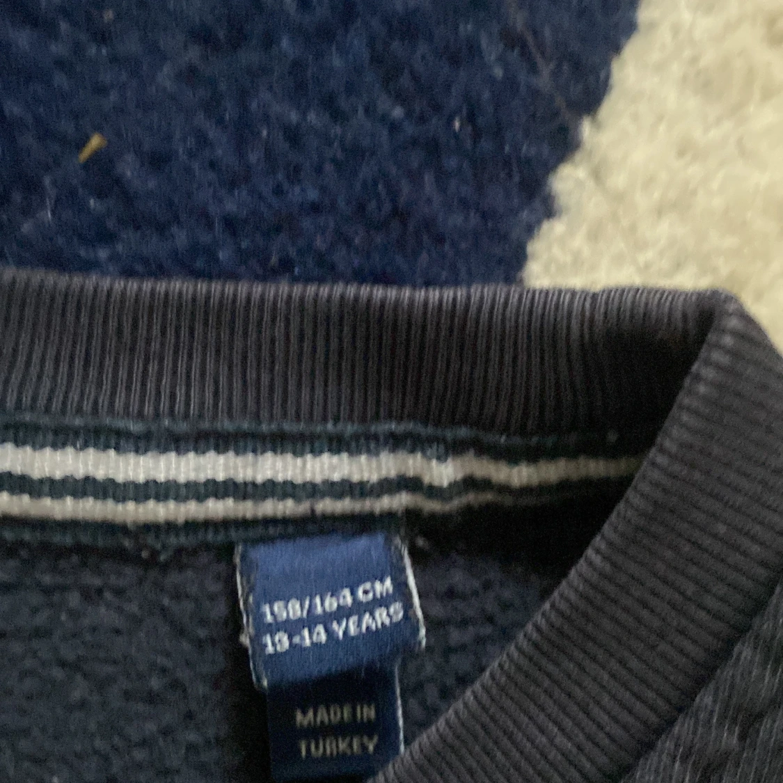 Mörkblå sweatshirt från GANT - 3