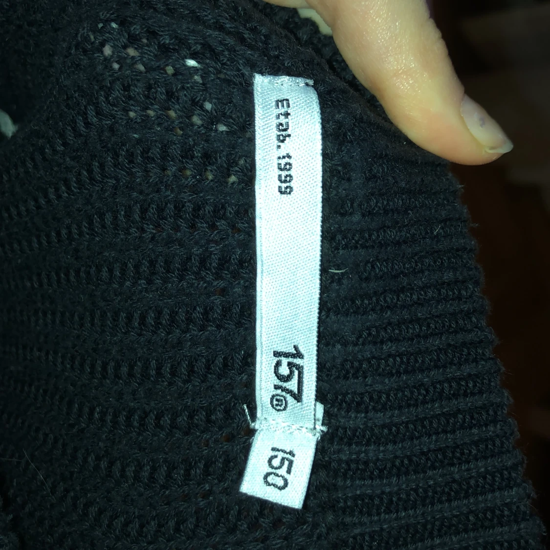 Svart och vit randig tröja - 2