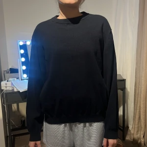 Svart tröja - Stickad zara tröja, storlek 12-14, passar mig som har ca xs/ s.❤️☺️