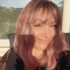 Peruk - Super söt och bekväm peruk i dust pink med ombre effekt nyskick 