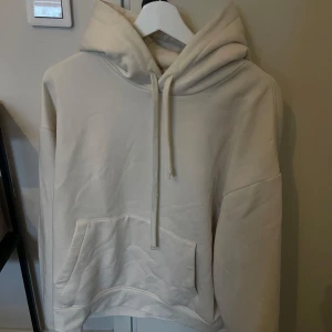 Zara hoodie - Hoodie från Zara herr. Super fint skick 