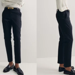 Svarta slacks från H&M  - Sparsamt använda. Fint skick. Storlek 36. Nypris är 249 kr.