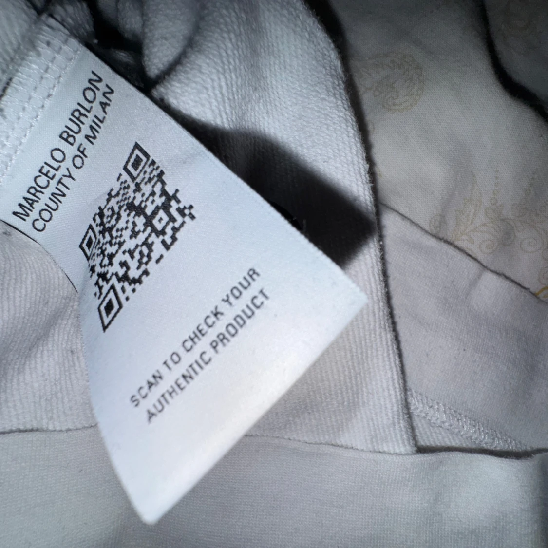 Vit tröja med vingmönster från Marcelo Burlon - 2