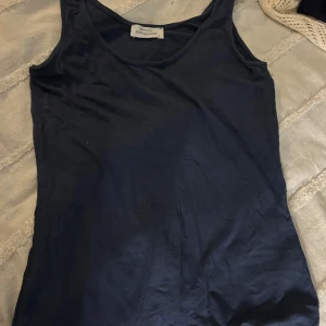 Topp från coton candy  - Snygg topp fin till sommaren. Är väldigt bra passform.