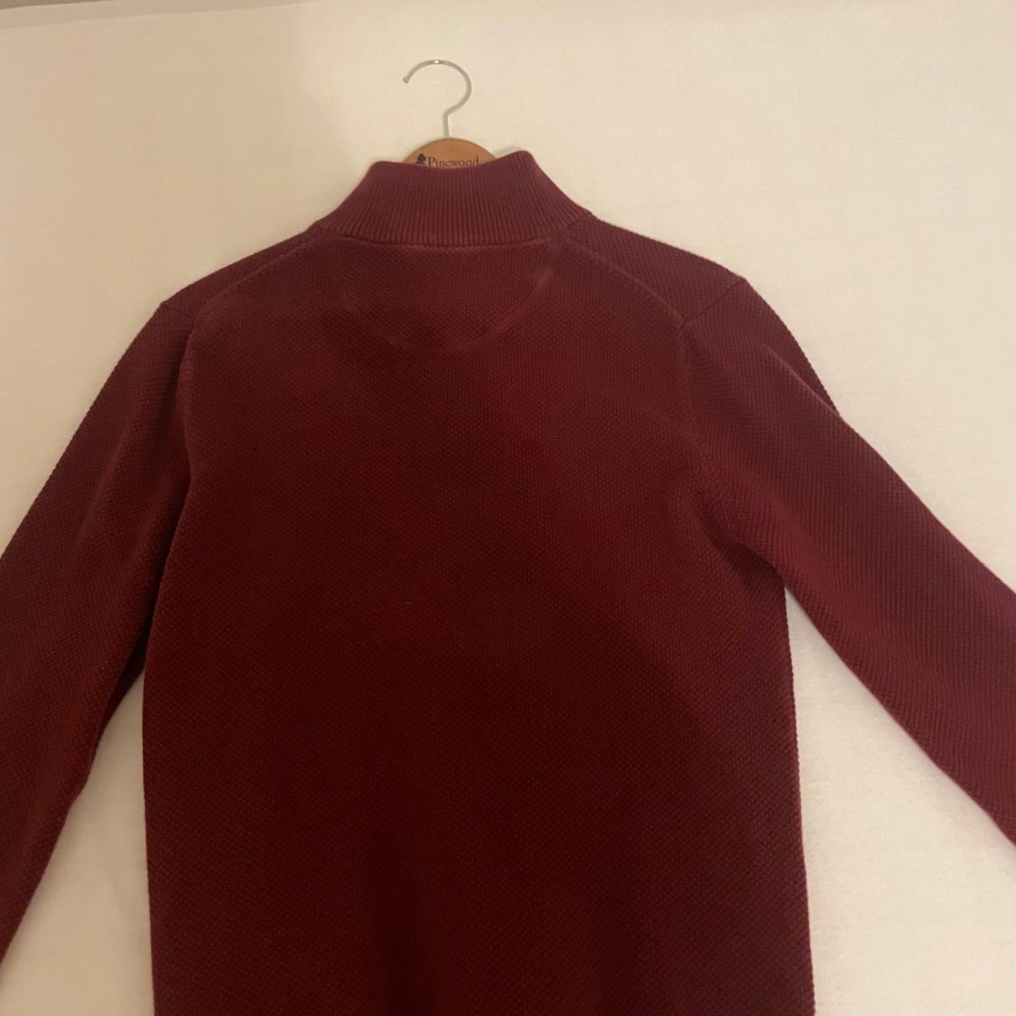 Röd tröja med dragkedja från Gant - 2