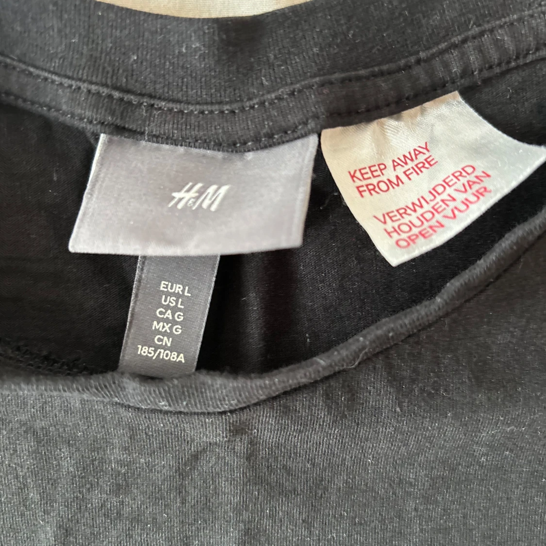 Svart långärmad t-shirt från H&M (helt oanvänd) - 1