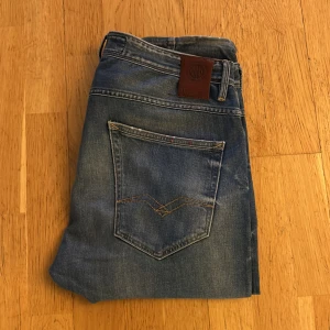Replay jeans - Tja säljer dessa feta replay jeansen, inga defekter storlek 31/32 hör av vid funderingar