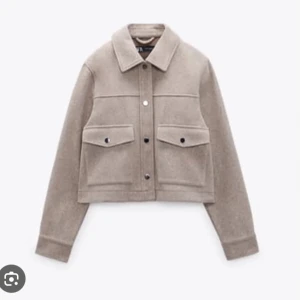 Zara kappa - Säljer en super snygg beige zara jacka som är i jättebra skick!!💛💛
