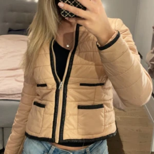 Jacka - Fin jacka från vero moda 💓