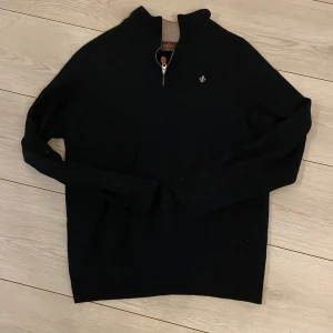 Morris tröja  - Hej! Säljer nu denna tröja då den är för liten för mig, den är i fint skick men använd, skick 7/10 hör av dig vid minsta fundering 😊