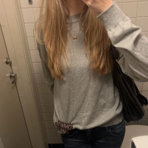 Tröja  - Grå mysig tröja från Sanne Alexandra 🤩perfekt att ha under en väst! 