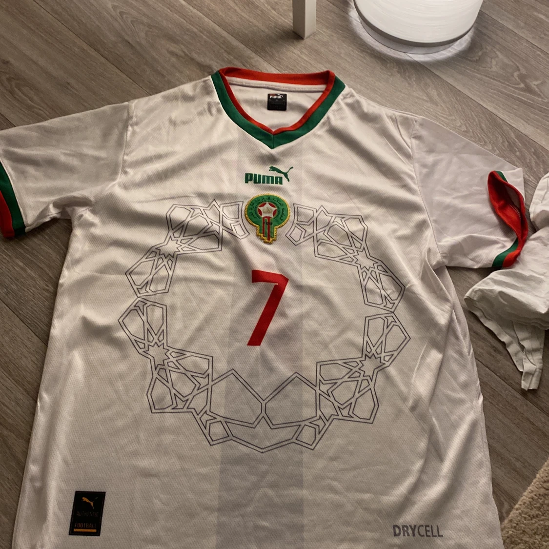 Vit fotbollströja från Puma