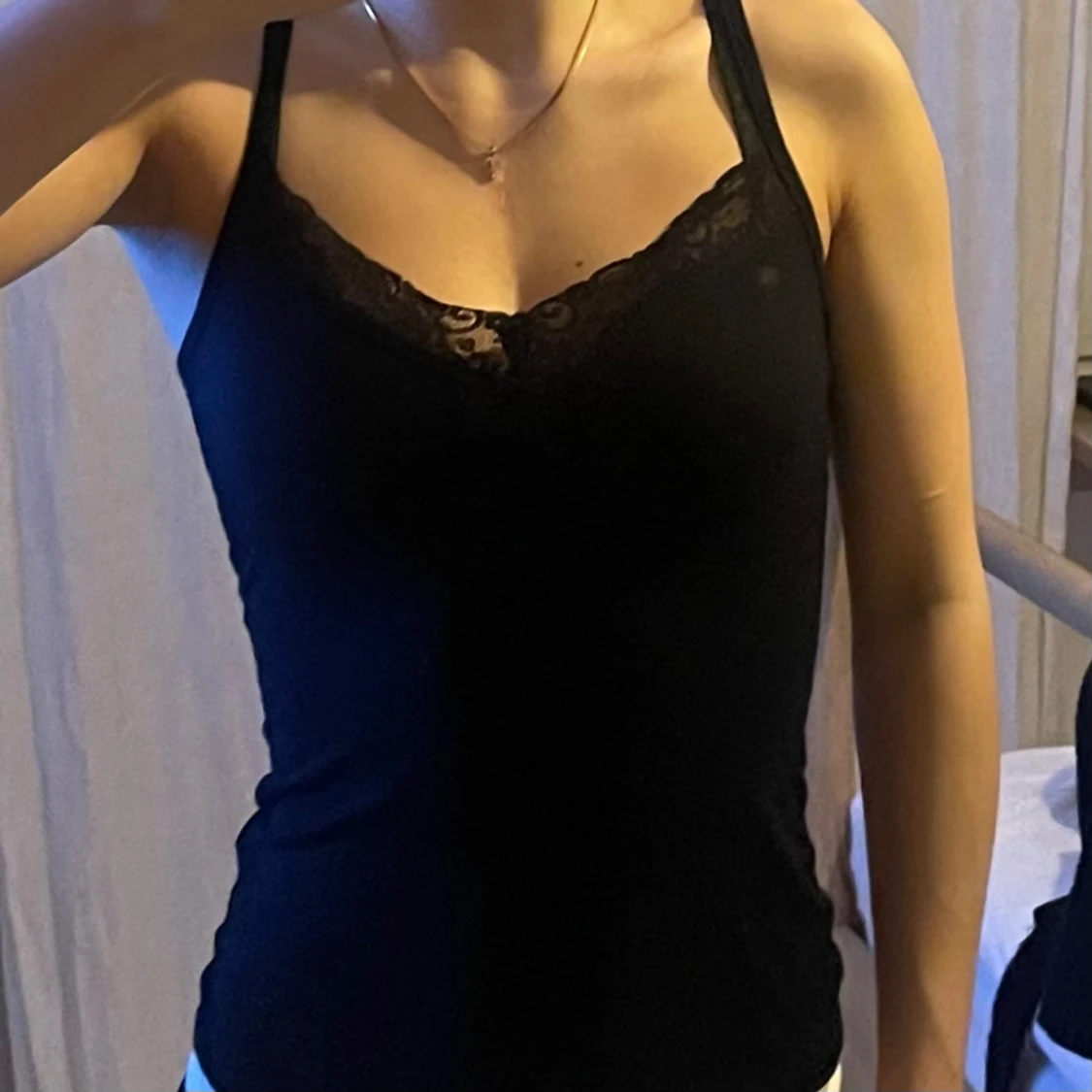 Svart linne med spets - 90