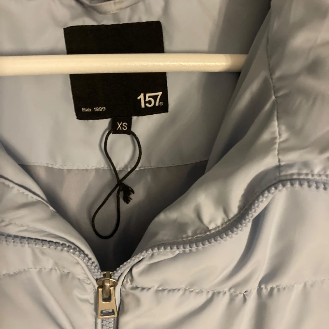 Blå puffet jacka  - 93