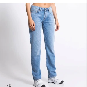 ICON jeans ifrån lager 157 - Jättefina lågmidjade jeans ifrån lager 157! kostade 400 har använt de 1 gång! jättebra skick