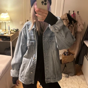 Jeans jacka - As snygg jeans jacka! Passar till ALLT💖