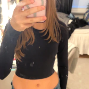 Tränings tröja/ gym tröja - Hej säljer denna tröjan vet ej var ifrån men aldrig använd det är ganska skönt o mjukt material 💗