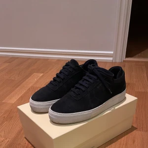 Axel Arigato skor - Knappt använda 