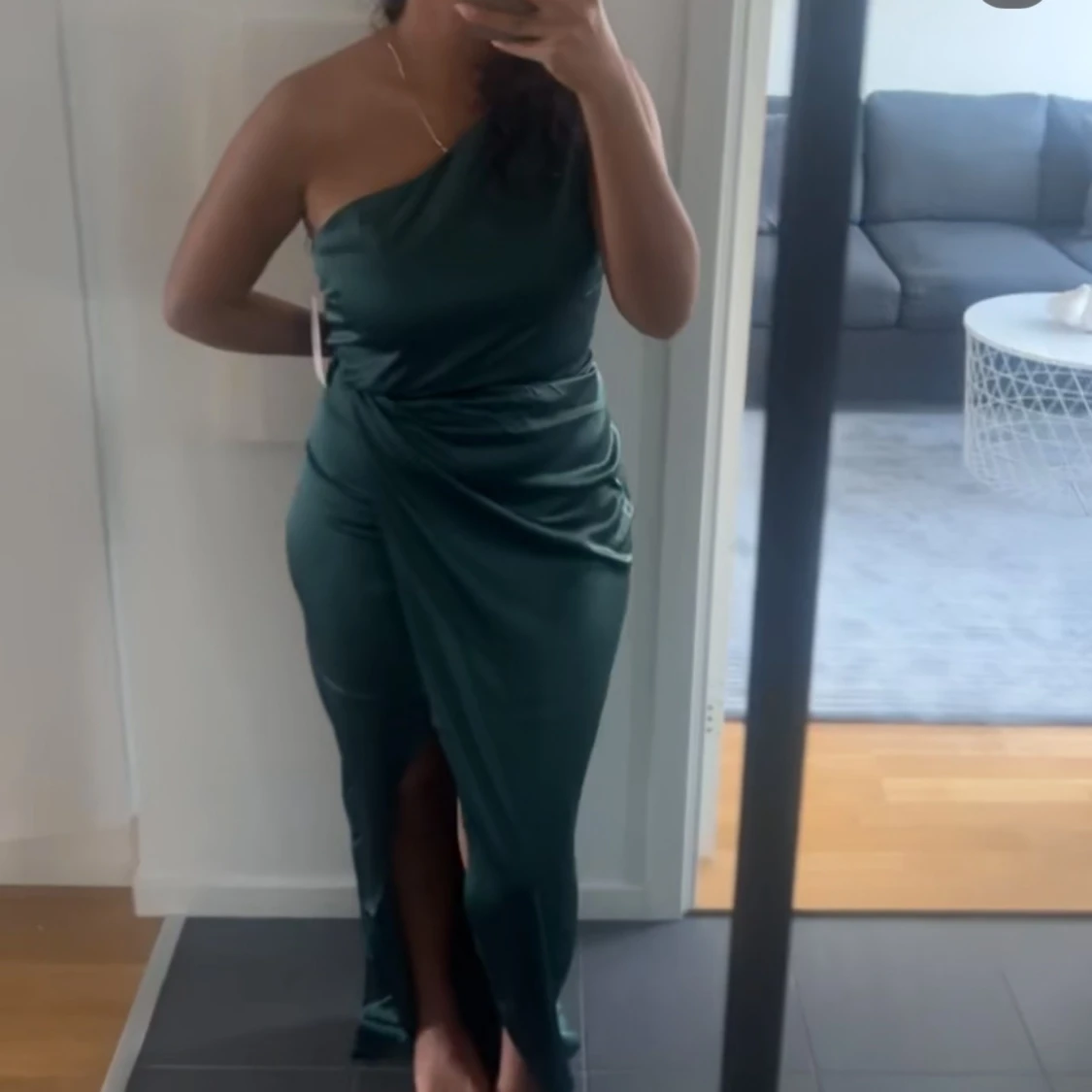 Grön silkesklänning - 1