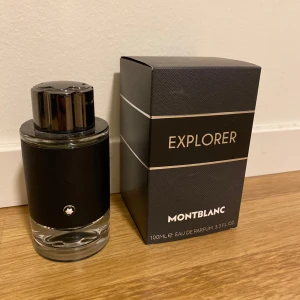 Montblanc Explorer - Hej! Jag säljer min Montblanc Explorer pågrund ut av att jag vill köpa nya dofter. 100% äkta och inga skador på parfymen. 70-80ml kvar, finns det intresse skriv till mig privat!
