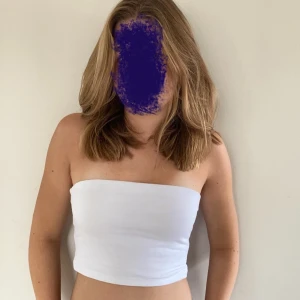 🤍✨Vit tubtopp💫🐻‍❄️ - Fin vit tubetopp mkt bra skick använd 1 gång. Tajt. Köpppp✨✨🔥🔥