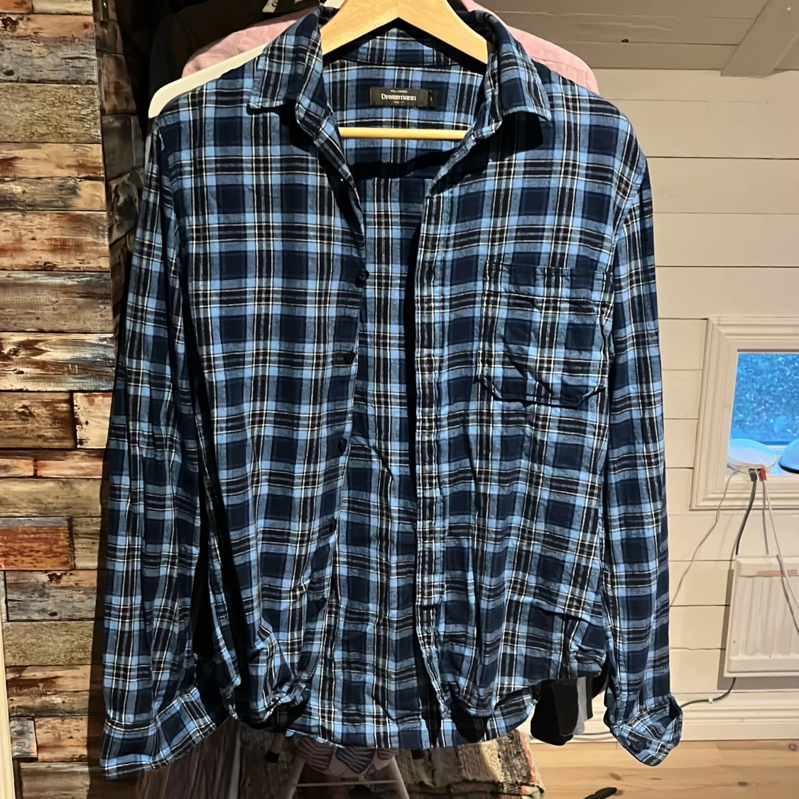Blå och svart rutig skjorta från Dressmann - 90