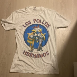 Los pollos t-shirt - Säljer denna för jag inte använder den sick är 8/10. Då det bara varit i garderoben ett tag. 